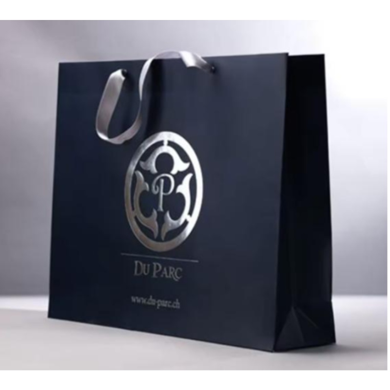 Customized Marken -Logo Luxus Black Paper Bekleidung Verpackung Geschenktasche Papierbag Papierbeutel